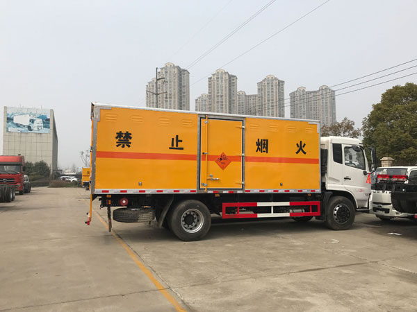 國六東風(fēng)天錦10噸爆炸品運輸車